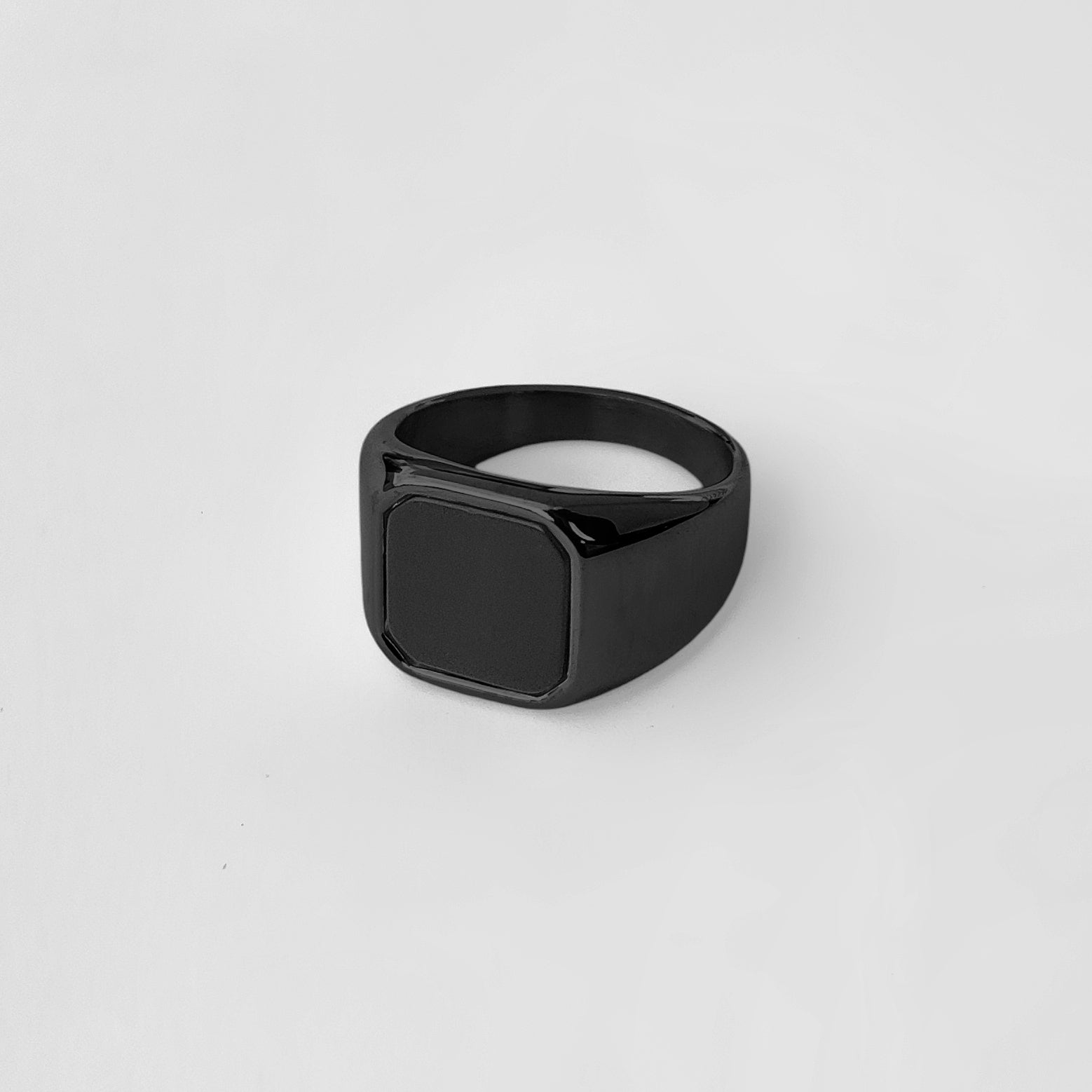 Square Signet Ring [Black] Tiara