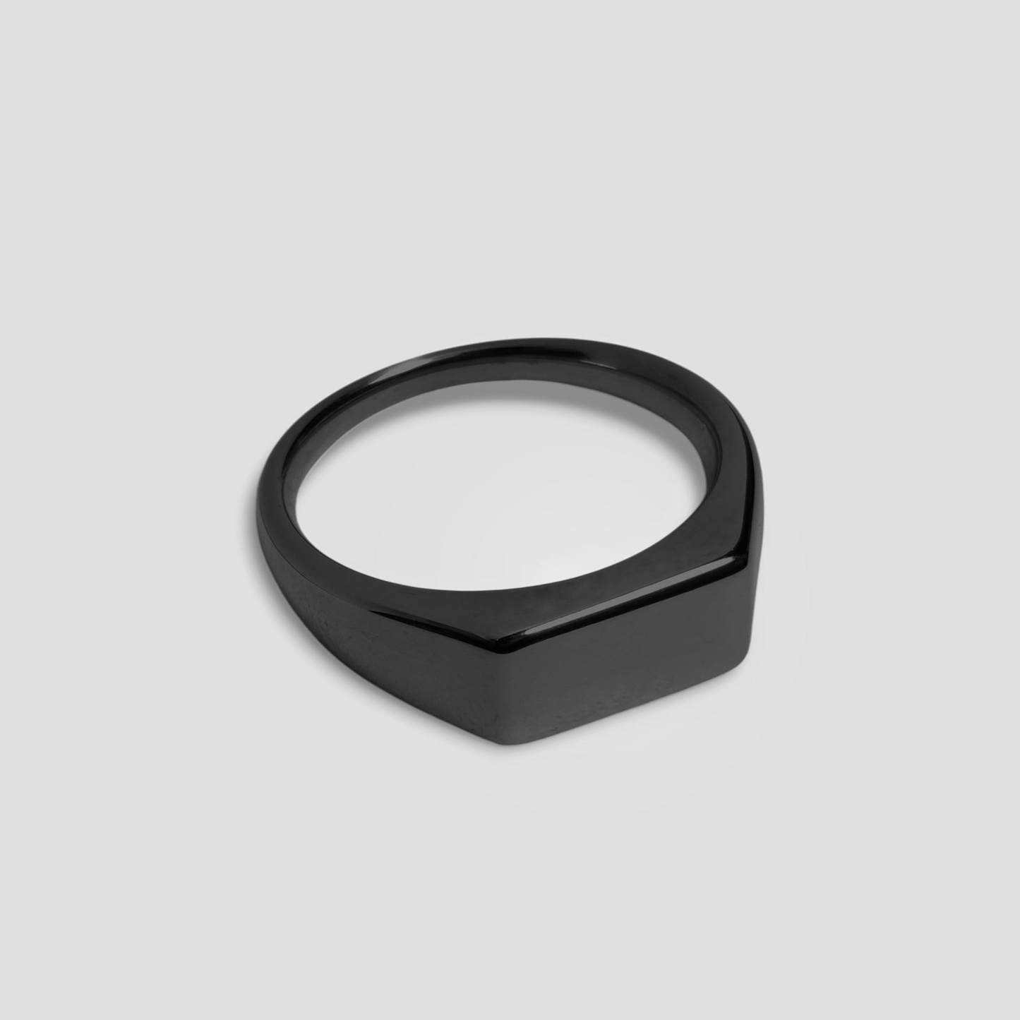 Signet Ring Black Tiara